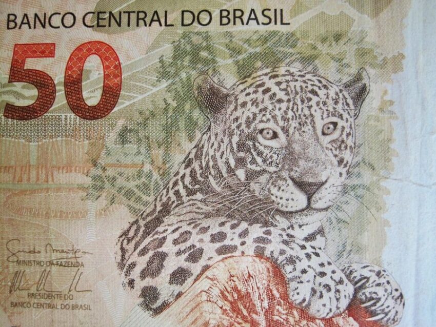 uma nota de R$50,00